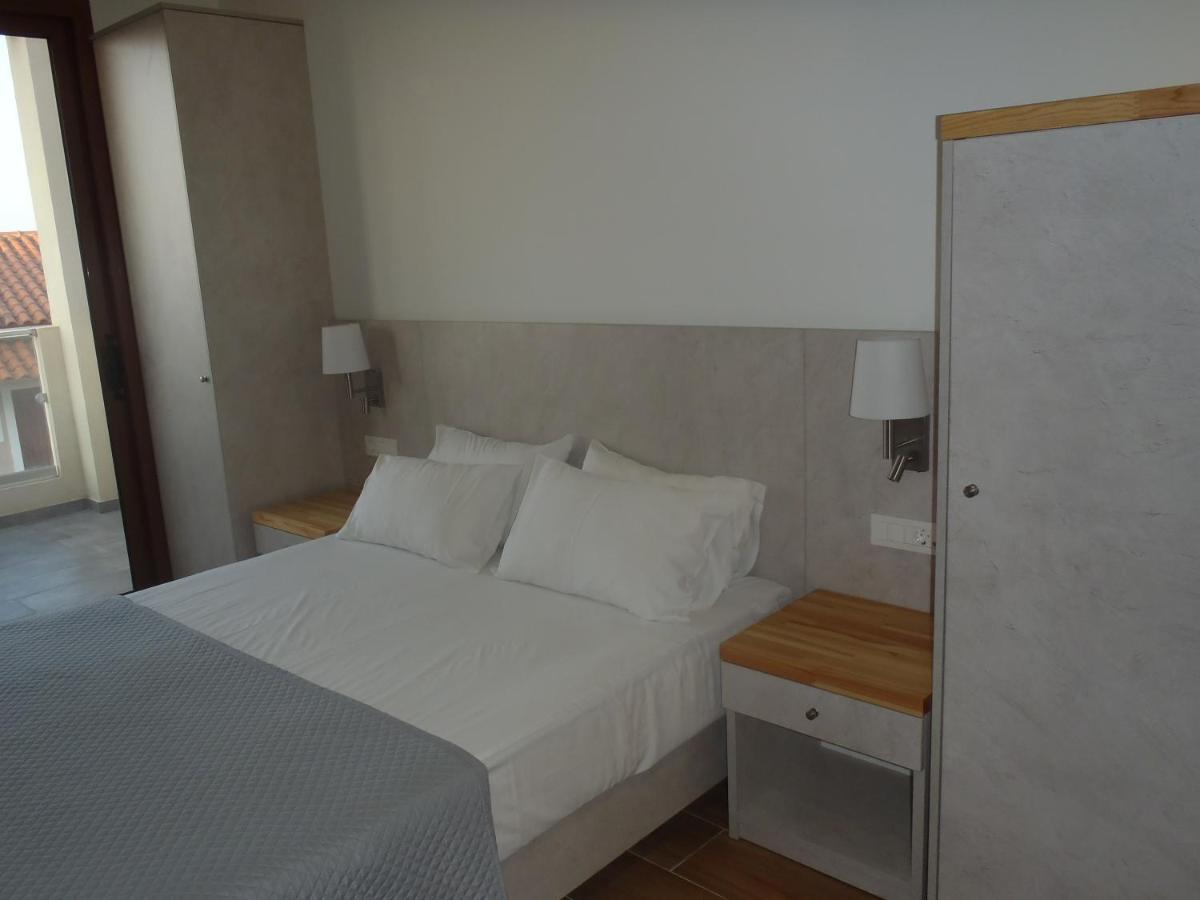 Loukas Apartments On The Waves ตรากากิ ภายนอก รูปภาพ