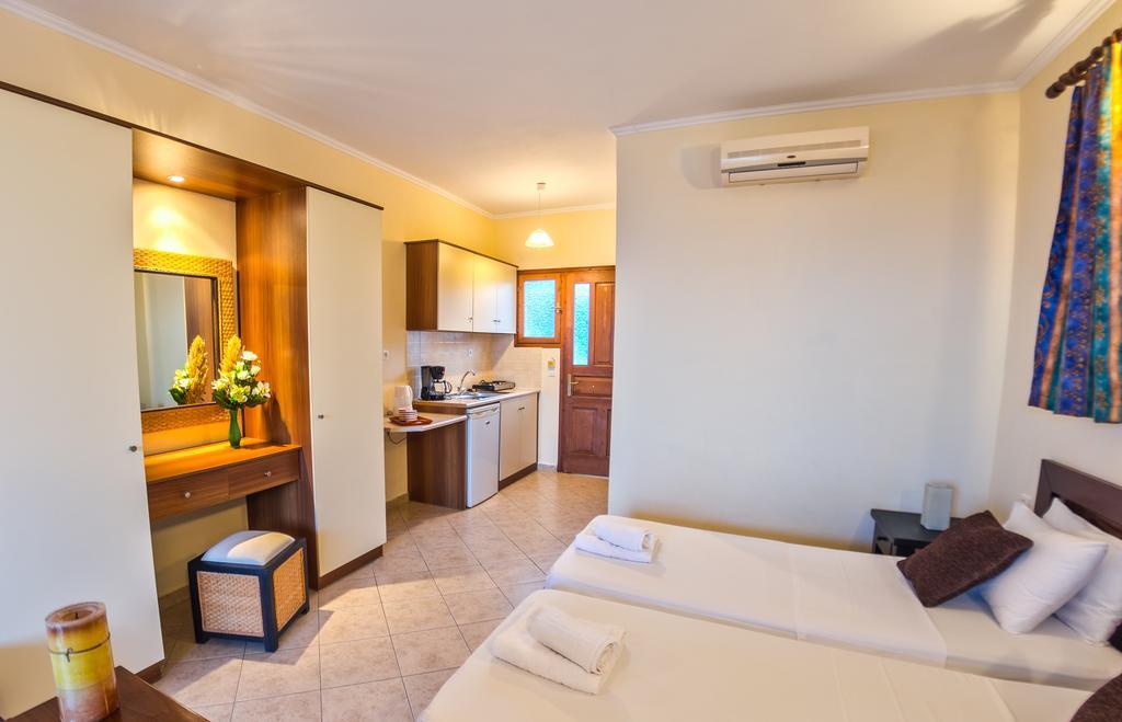 Loukas Apartments On The Waves ตรากากิ ห้อง รูปภาพ